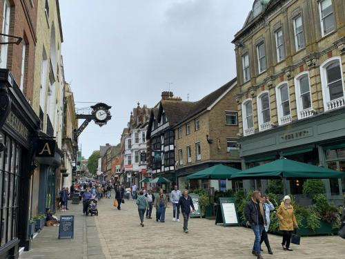 98 High Street, Winchester, SO23