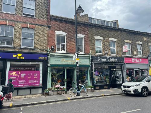 461 & 461a Roman Road, Bow, London, E3