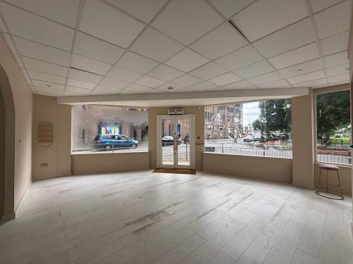 2 Market Parade, Havant, PO9