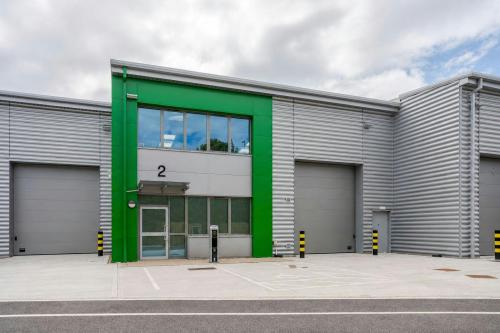 Unit 2 Trade City, Dallow Road Industrial Area, 98-172 Kingsway, Luton, LU1