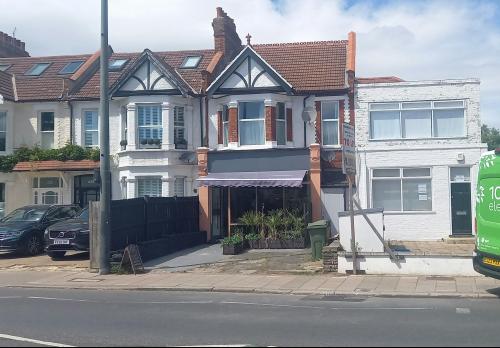 44 Upper Richmond Road West, East Sheen, London, SW14