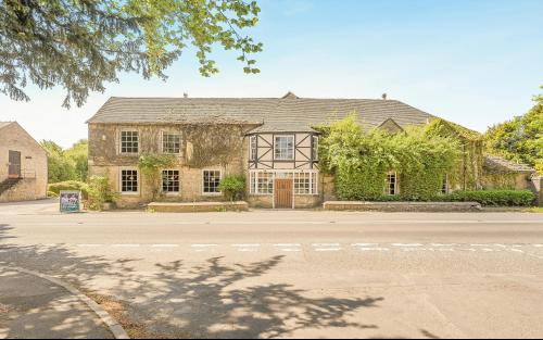 Hunter's Hall Inn, A4135, Kingscote, Tetbury, GL8