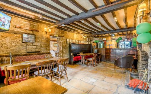 Hunter's Hall Inn, A4135, Kingscote, Tetbury, GL8