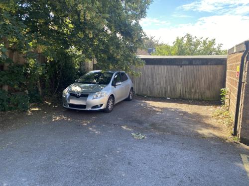 Garages Adjoining 28 Nursery Waye, Uxbridge, UB8