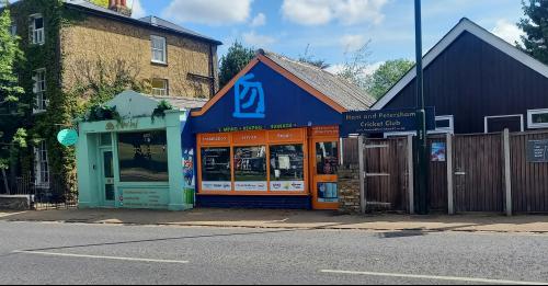 20 Upper Ham Road, Richmond, TW10