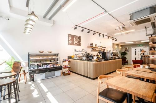 Rose & Rose, 400 St John Street, Angel, London, EC1V