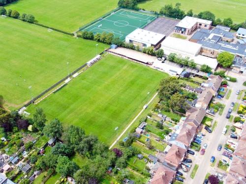 Easington Sports & Social Club, Addison Road, Banbury, OX16