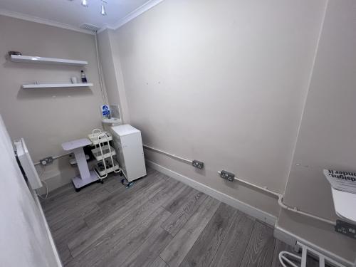 18 North End Parade, West Kensington, London, W14