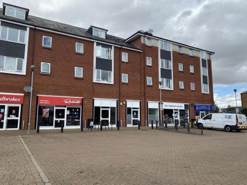 4 & 7 Rotary Way, Banbury, OX16