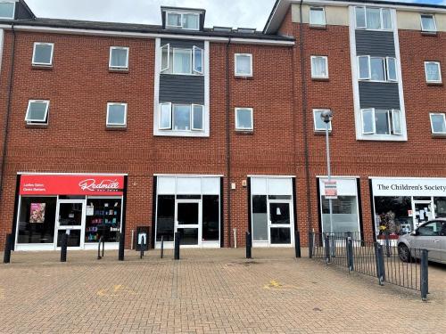 4 & 7 Rotary Way, Banbury, OX16