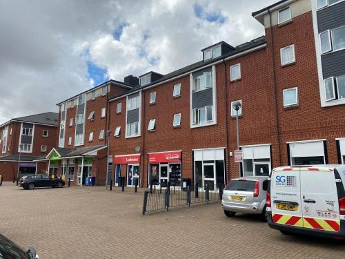 4 & 7 Rotary Way, Banbury, OX16