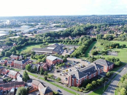 4 & 7 Rotary Way, Banbury, OX16