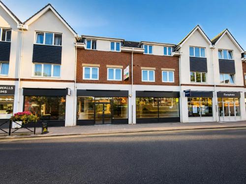 163 Fleet Road, Fleet, GU51
