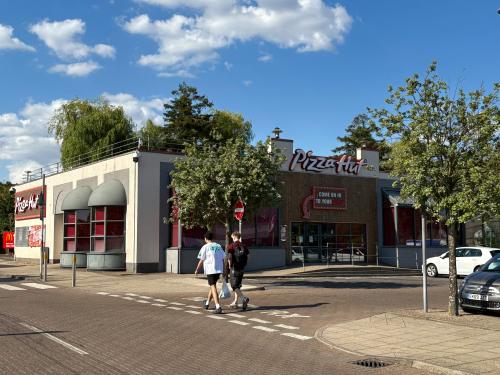 Unit 1, Great North Leisure Park, North Finchley, London, N12