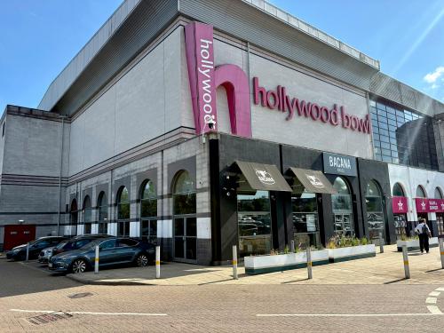 Unit 1, Great North Leisure Park, North Finchley, London, N12