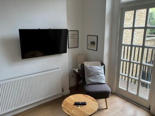 128 Kentish Town Road, Camden, London, NW1