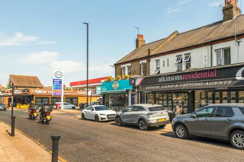 55 Lancaster Road, Enfield, EN2