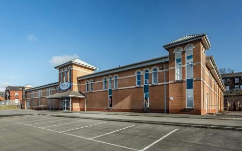 Moon Retail Park, Roch Valley Way, Rochdale, OL11