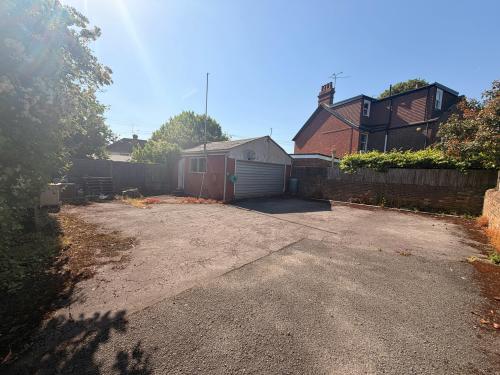 31 Crawley Road, Horsham, RH12