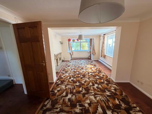 31 Crawley Road, Horsham, RH12