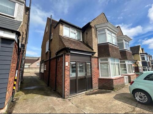 62 Northern Road, Cosham, Portsmouth, PO6