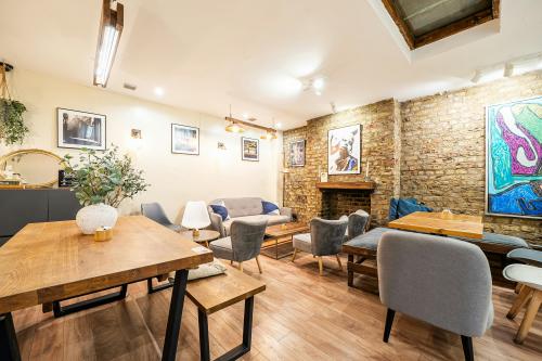 157 Bethnal Green Road, Bethnal Green, London, E2
