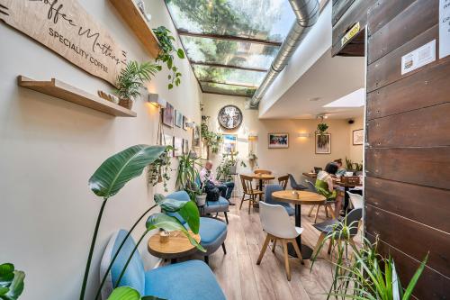 157 Bethnal Green Road, Bethnal Green, London, E2