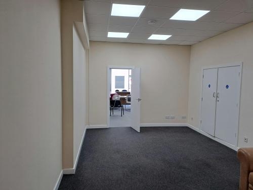 2 Grand Parade, High Street, Crawley, RH10
