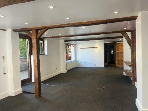 39 High Street, Crawley, RH10