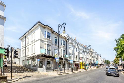32-33 Queens Road, Brighton, BN1