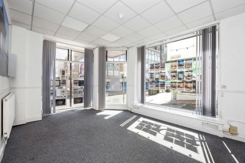 32-33 Queens Road, Brighton, BN1