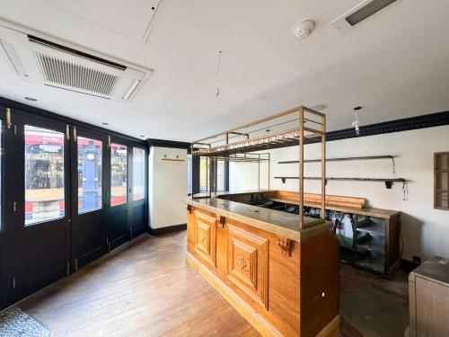 Unit 7, The Griffin Centre, Kingston, KT1
