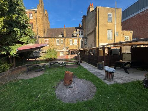 The Sultan, 37 New Park Road, Brixton, London, SW2