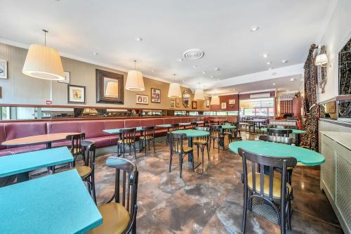 76-77 South Parade, Chiswick, London, W4