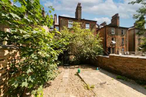 345 Archway Road, Highgate, London, N6