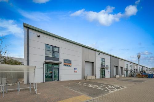 Unit 1, Thurrock Trade Park, Oliver Road, West Thurrock, RM20