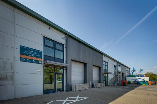 Unit 18, Thurrock Trade Park, Oliver Road, West Thurrock, RM20