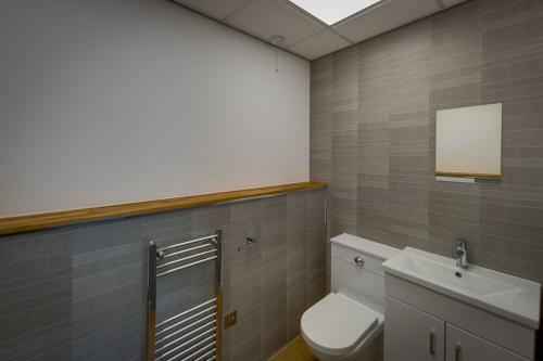 Unit 18, Thurrock Trade Park, Oliver Road, West Thurrock, RM20