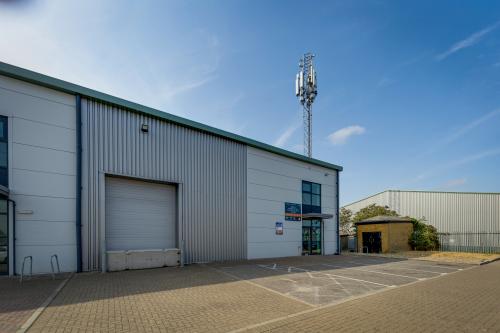 Unit 8, Thurrock Trade Park, Oliver Road, West Thurrock, RM20