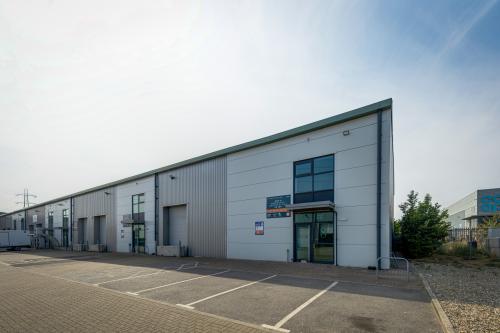 Unit 8, Thurrock Trade Park, Oliver Road, West Thurrock, RM20