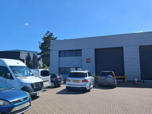 Unit 12C, The Western Centre, Bracknell, RG12