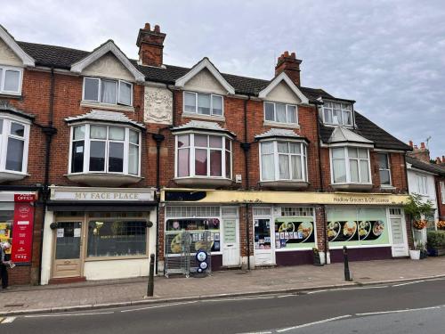 3,4,5,6 The Broadway, High Street, Hadlow, Tonbridge, TN11