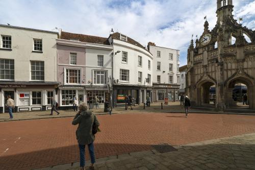 2 West Street, Chichester, PO19