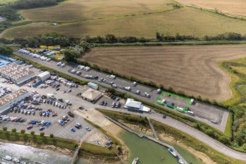 Yard 1a, Littlehampton Marina, Ferry Road, Littlehampton, BN17