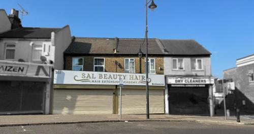 102 Snakes Lane East, Woodford Green, IG8