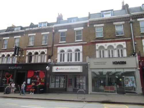 50 Wimbledon Hill Road, Wimbledon, London, SW19