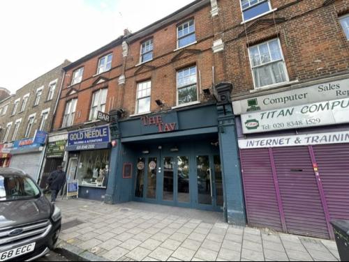 18 High Street, Hornsey, London, N8