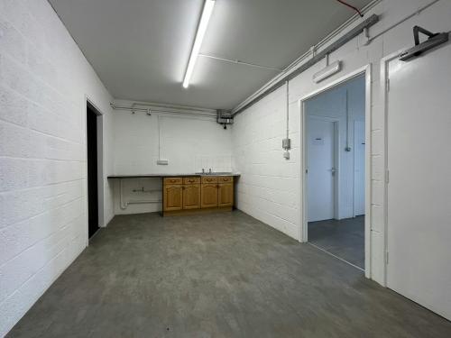 Unit 4 The Hidings, Love Lane Industrial Estate, Cirencester, GL7