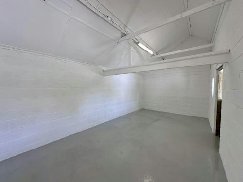Unit 2 Long Crendon Manor Stables, Thame Road, Long Crendon, Thame, HP18