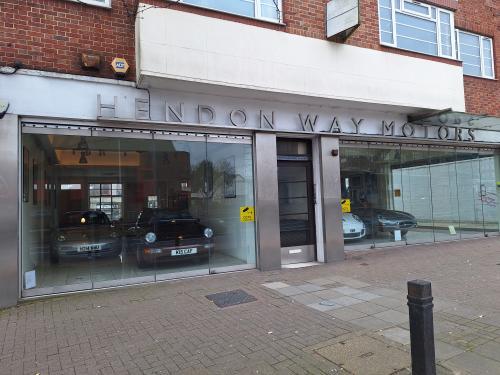 393 Hendon Way, Brent Cross, London, NW4